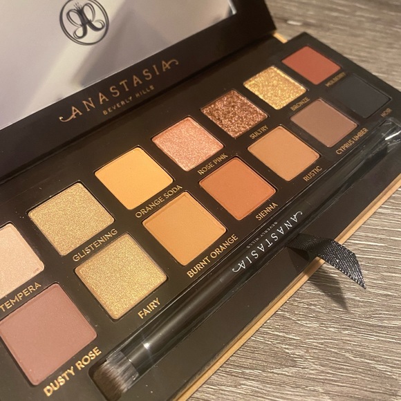 Anastasia Beverly Hills Soft Glam Eyeshadow Palette